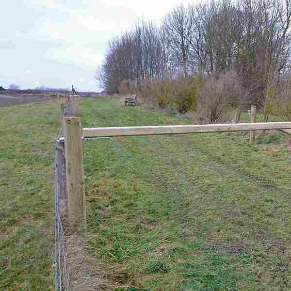 Die klassische Wegschranke aus Holz